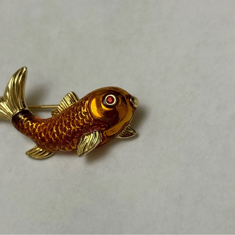 SWAROVSKI GOLD TONE RHINESTONE TROPICAL KOI FISH PIN BROOCH Vintage - Picture 2 of 4